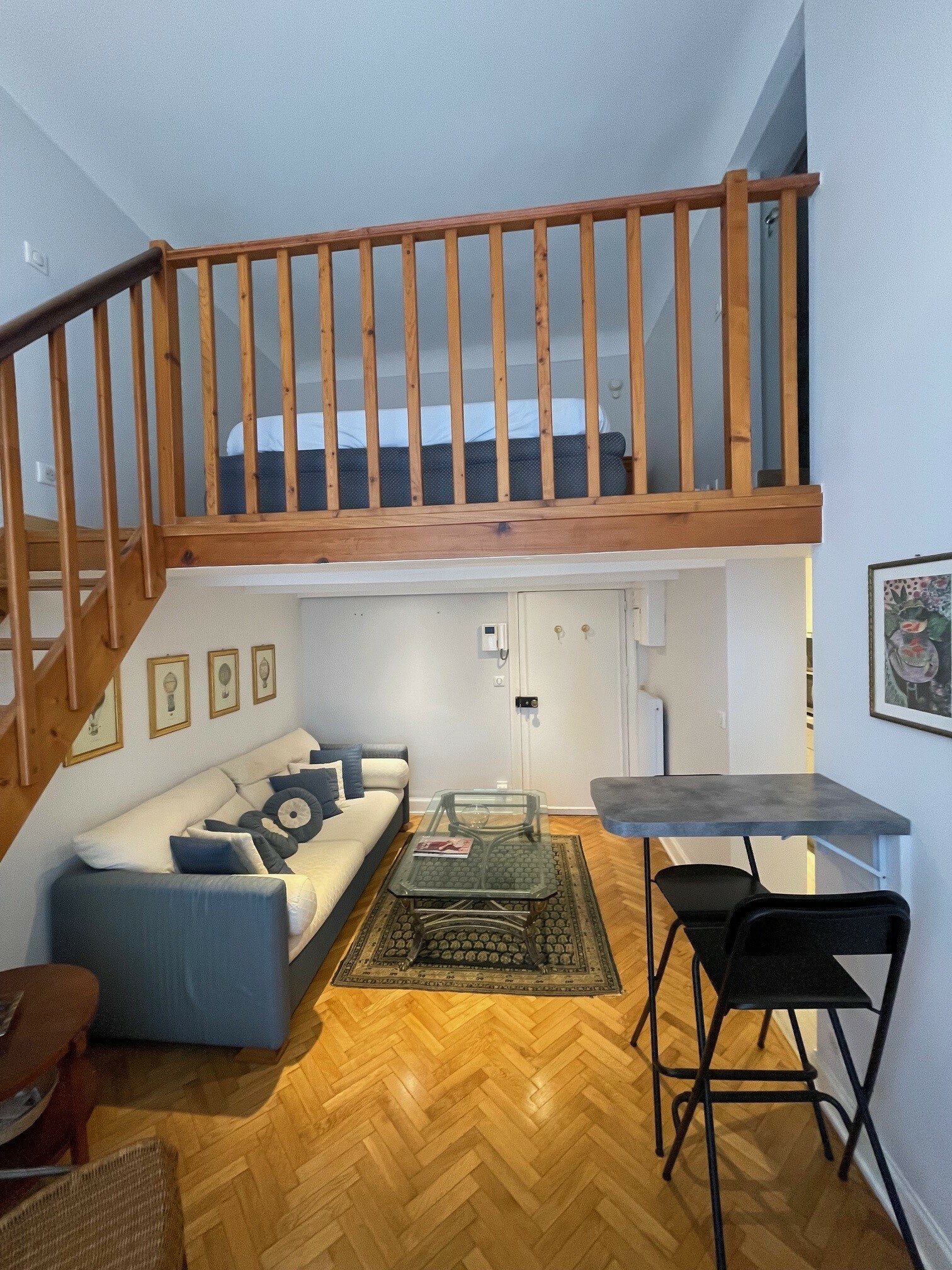 Studio with mezzanine in the heart of the Carré d'Or, at the Palais de la Scala