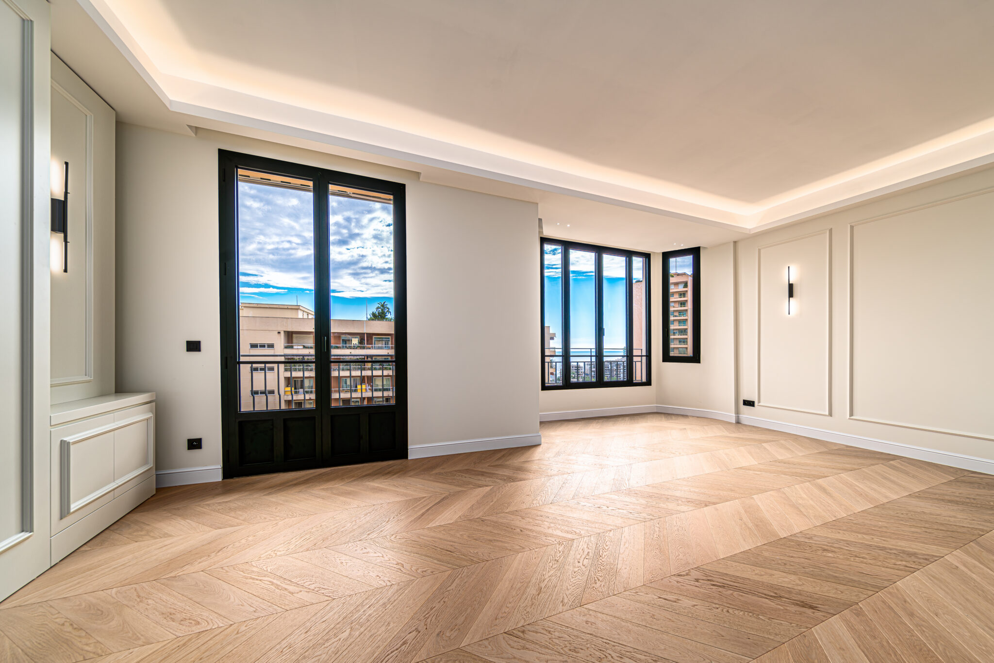 Luxuriously renovated 3 Rooms Bourgeois with Sea View on High Floor