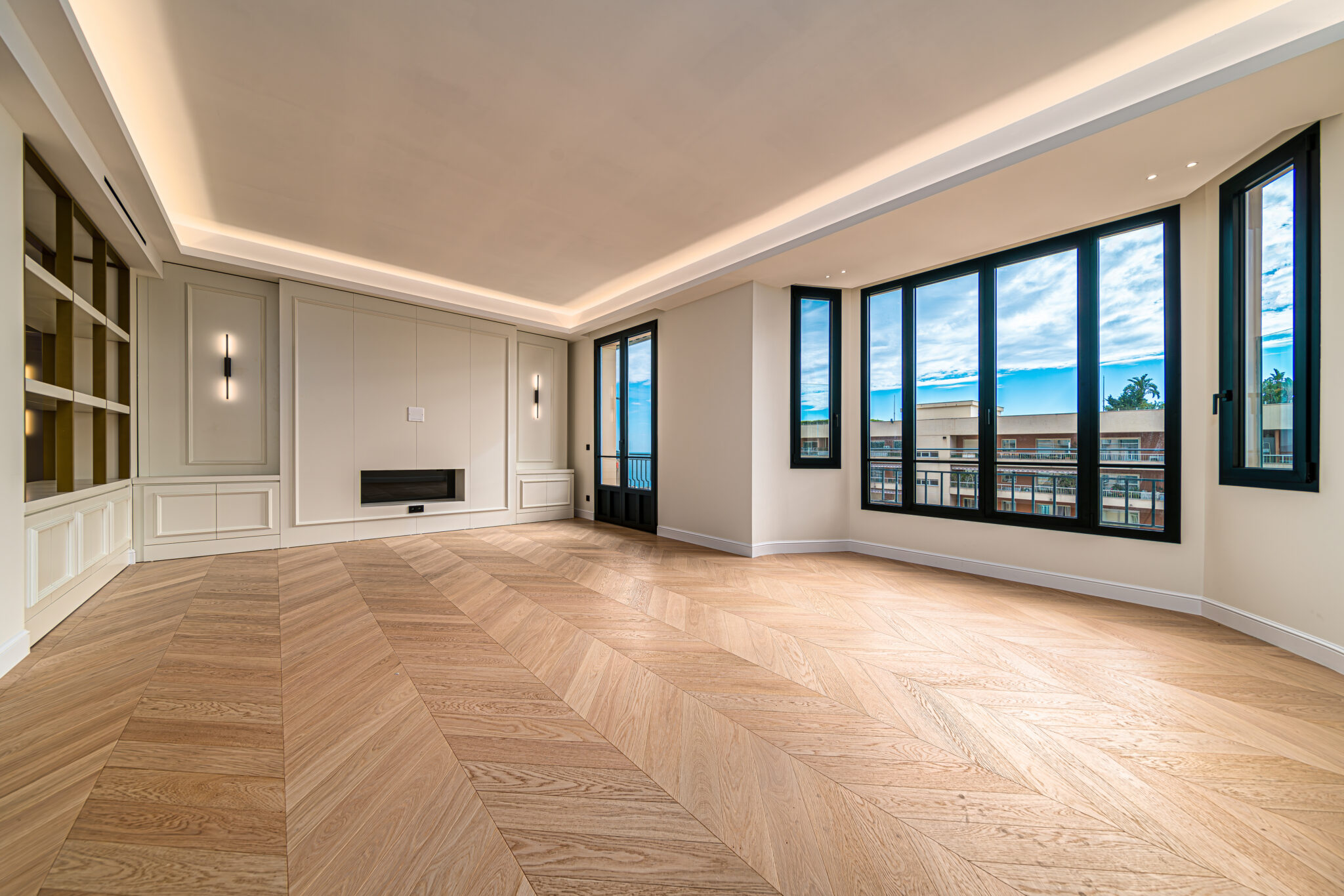 Luxuriously renovated 3 Rooms Bourgeois with Sea View on High Floor