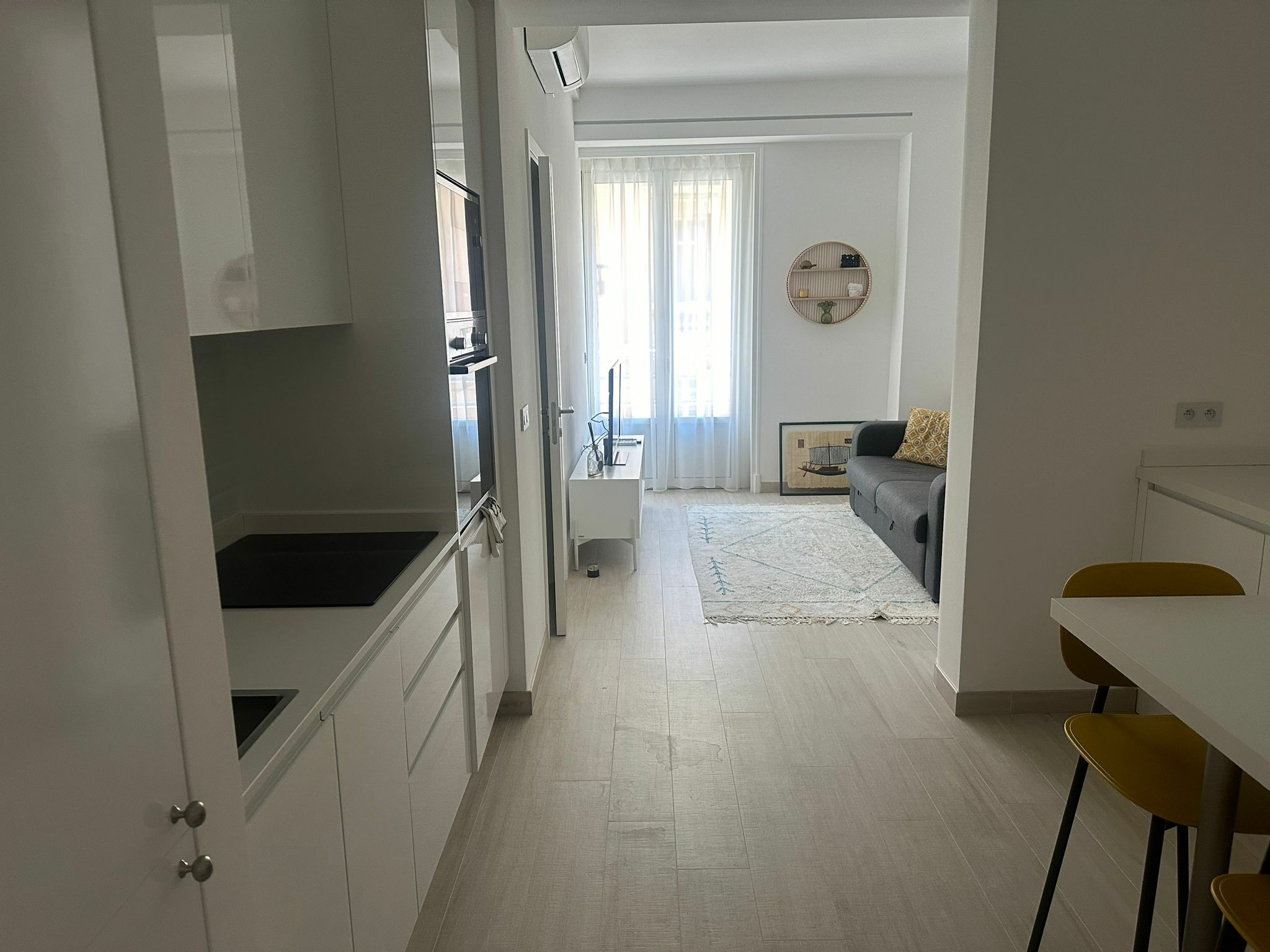 2 Rooms in Victoria - Monte Carlo