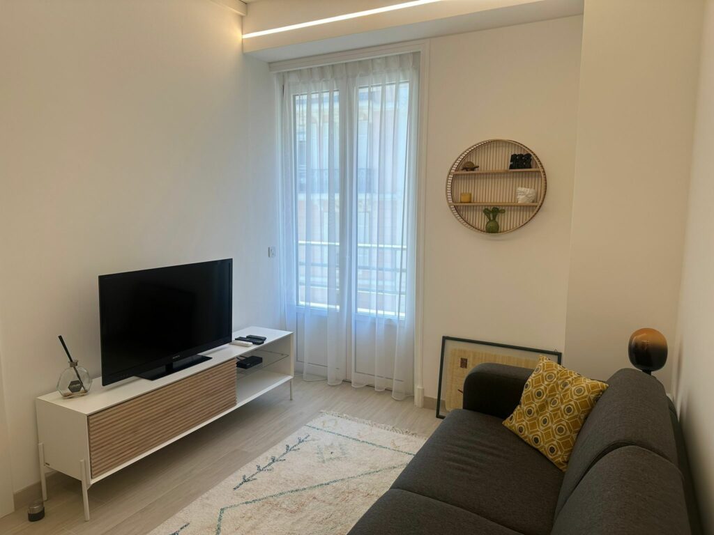 2 Rooms in Victoria - Monte Carlo