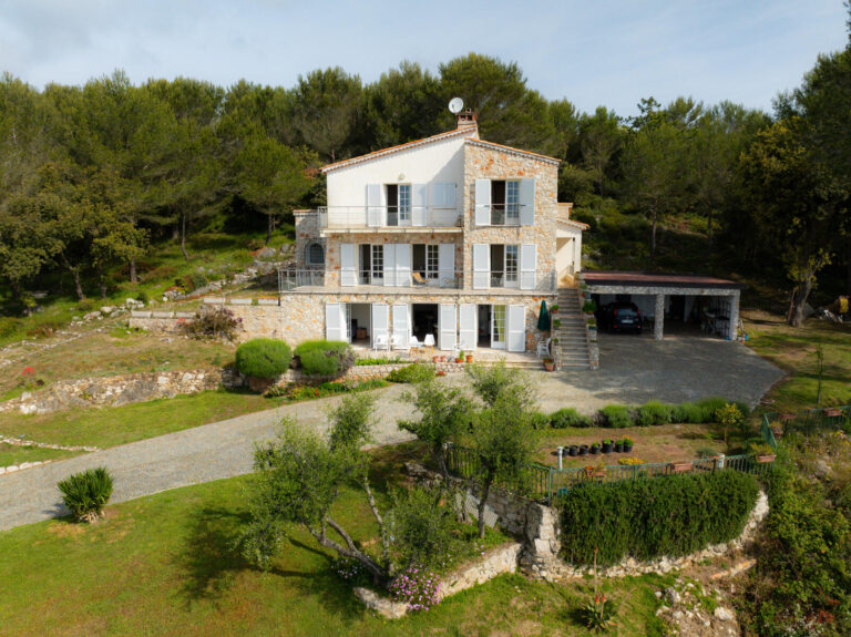 VILLA "LA ROMAINE" - EZE